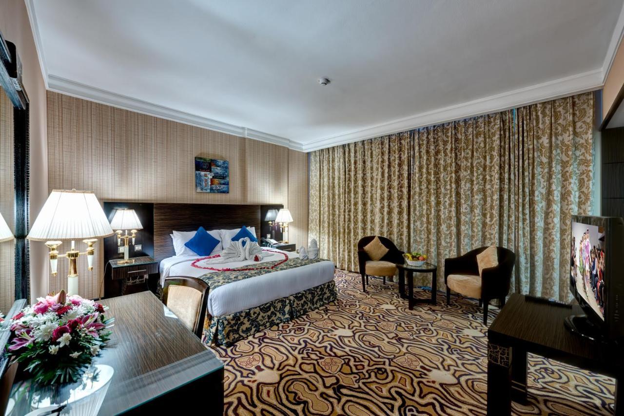 Palace 4*